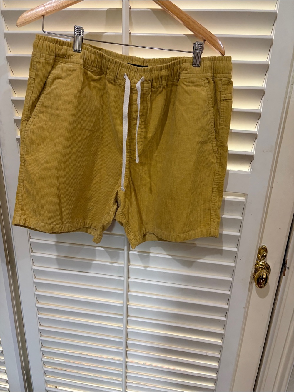 Cotton On Men's Mustard Drawstring Cord Shorts. Size Large.NWT